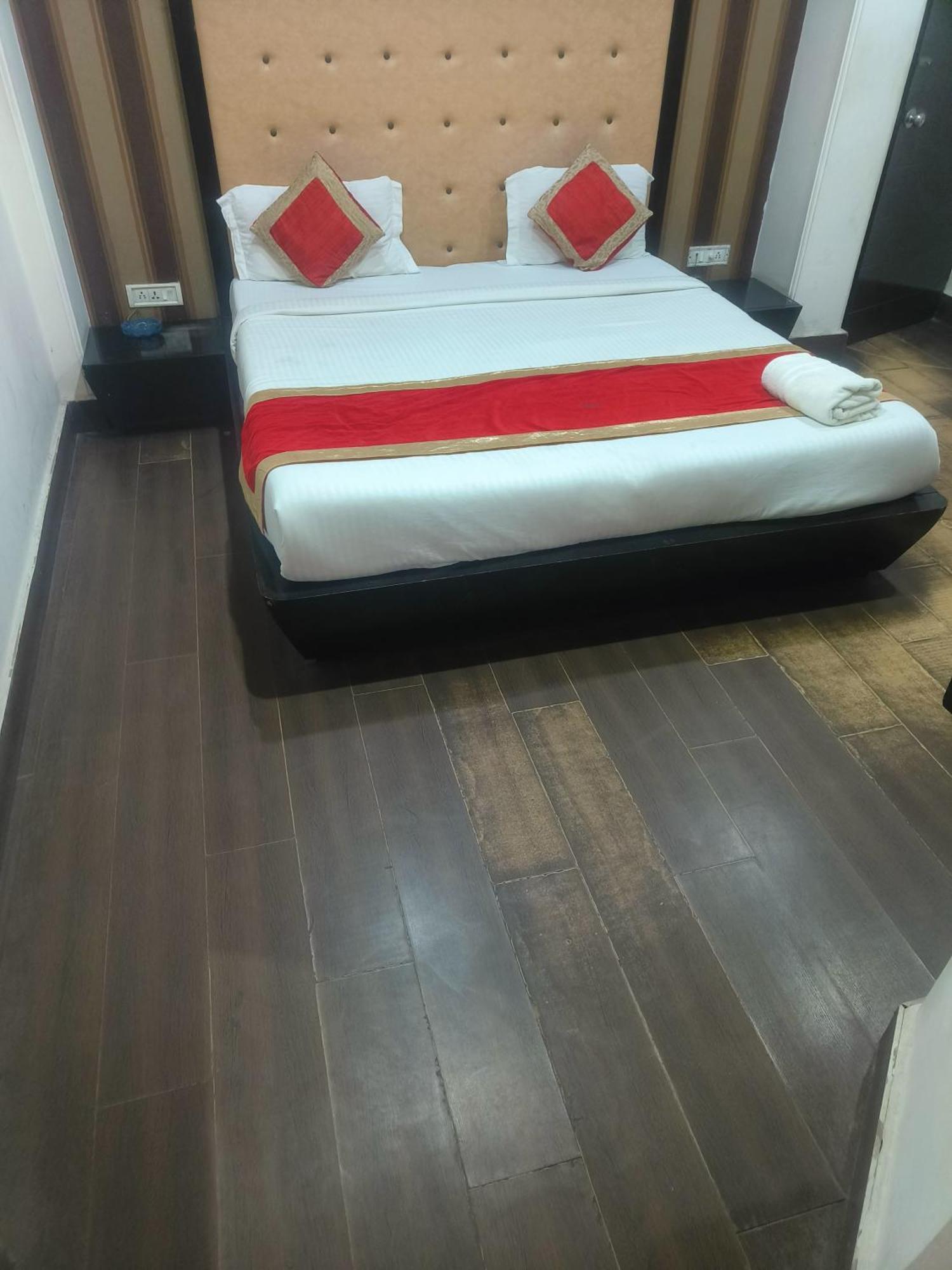 Hotel Good Palace Karol Bagh New Delhi